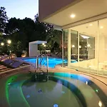 Hotel Select & -