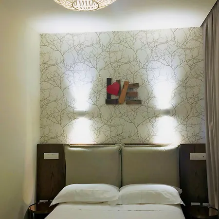 Hotel Select & -