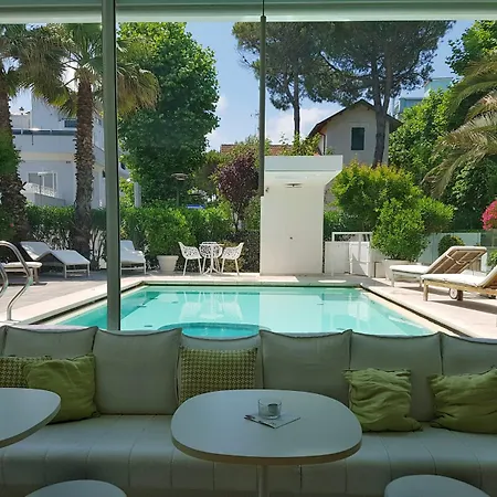 Select & - Hotel 4*