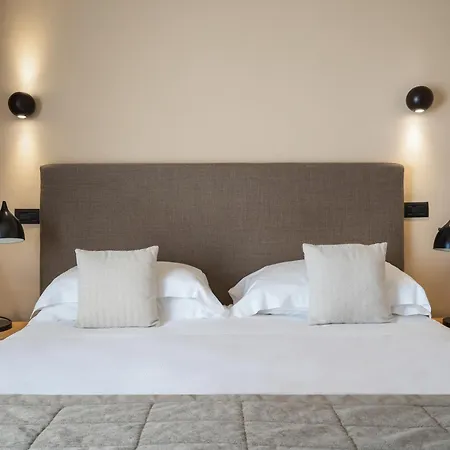 Hotel Select & -