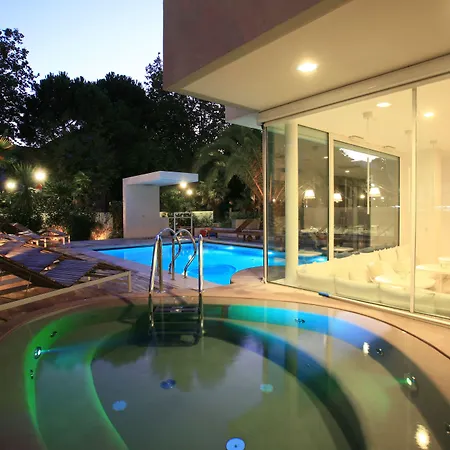 Hotel Select & -